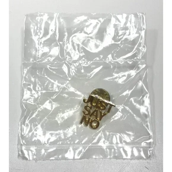 Vintage JUST SAY NO Gold Tone Metal Retro Pin Button Brooch DARE War On Drugs - Picture 5 of 5